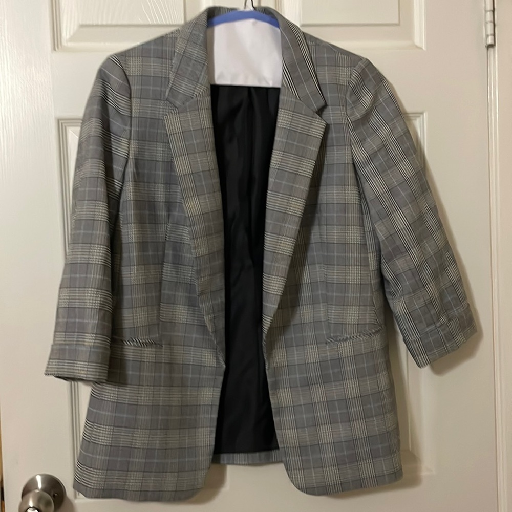 Black, Yellow, Light Blue striped Bar III Womens Suit Jacket, Size Medium
